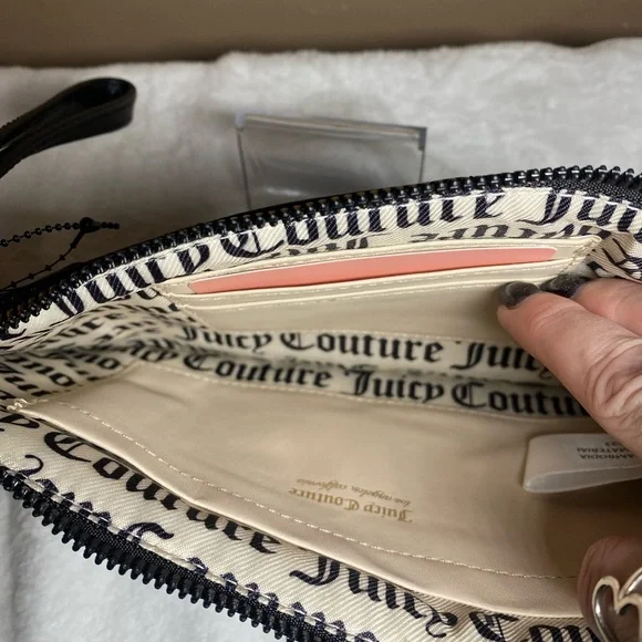 NWT Juicy Couture Wristlet Black - Picture 3 of 6
